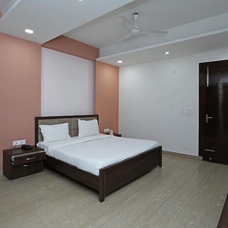 SPOT ON 74028 Hotel Sainik Inn Lucknow Exterior foto